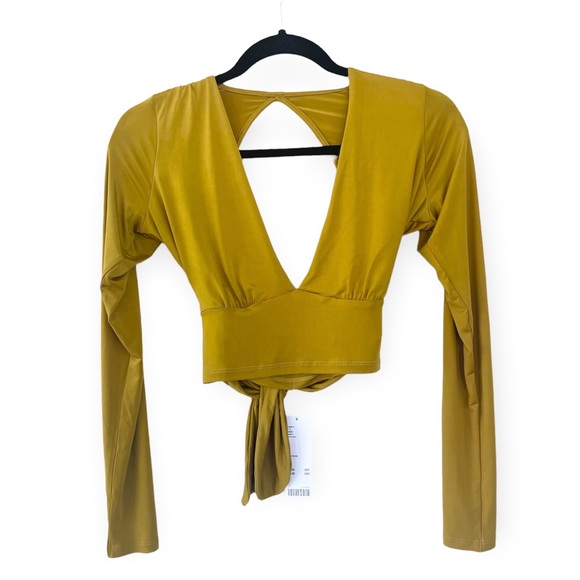 Urban Outfitters Iris Tie-Back Plunge Top - Picture 5 of 7